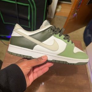 Nike Dunk Low oil green